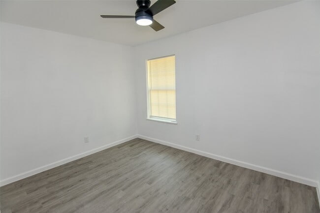 Building Photo - 9210 St Lo Rd