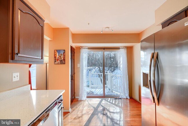 Building Photo - 215 Gracecroft Ct