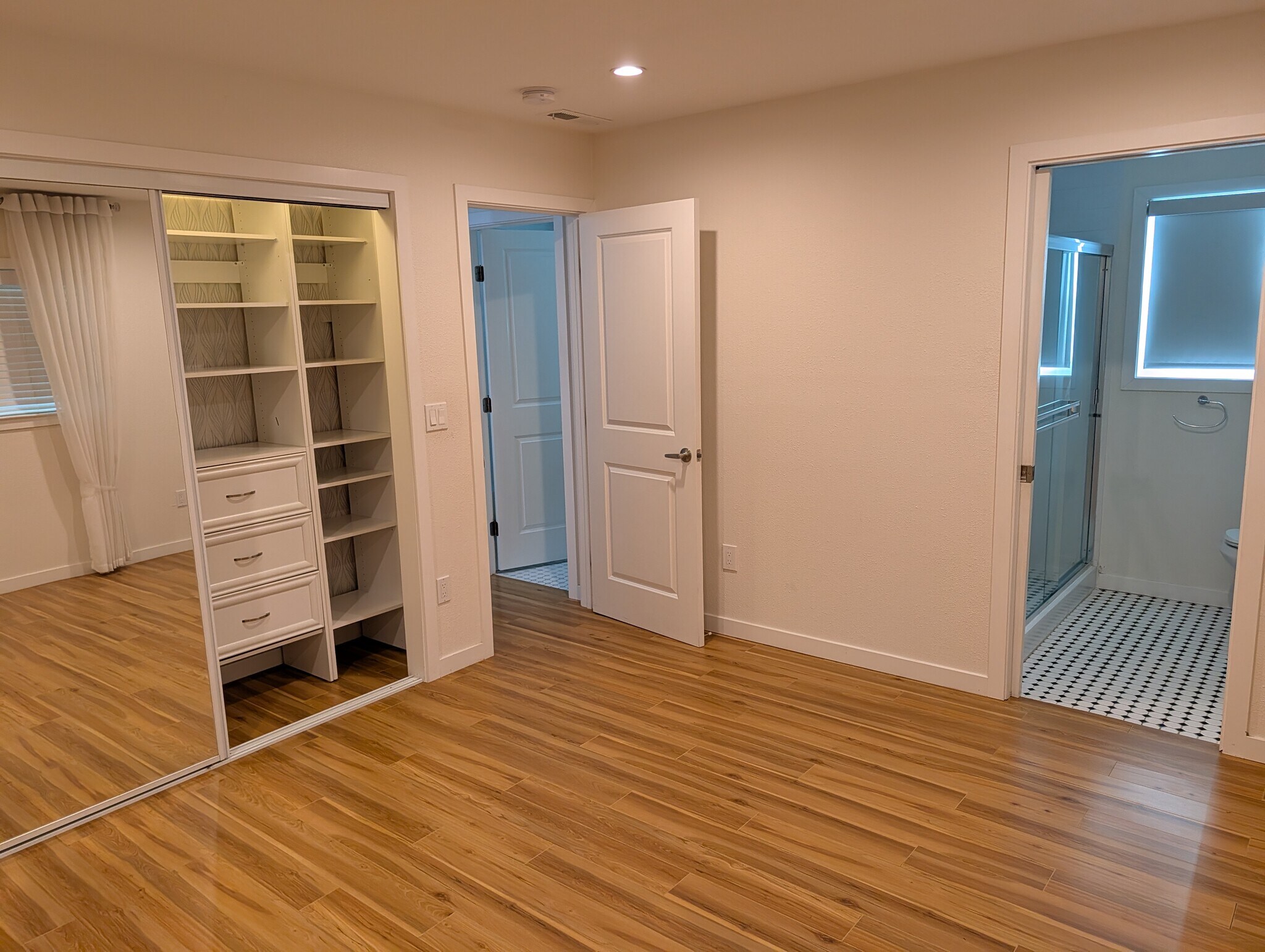 Building Photo - 487 Tuscarora Dr