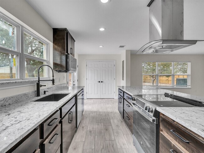 Building Photo - 4835 County Rd 380