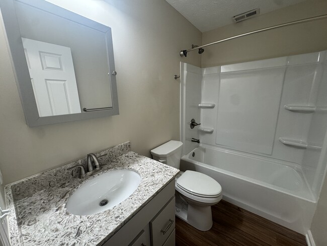 Building Photo - 116 1/2 S Main St - Tipton