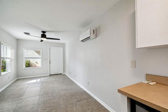 Building Photo - 2918 W Coachman Ave