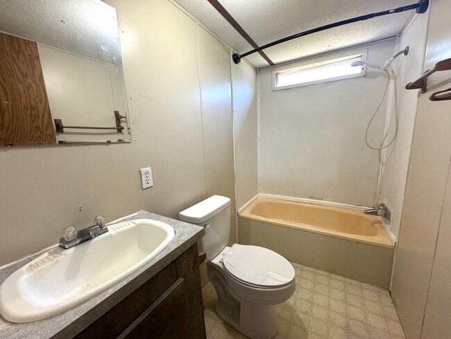 Building Photo - Sweet 2 Bedroom 2 Bathroom singlewide in Green Acres Mobile Home Park in Greenwood, FL