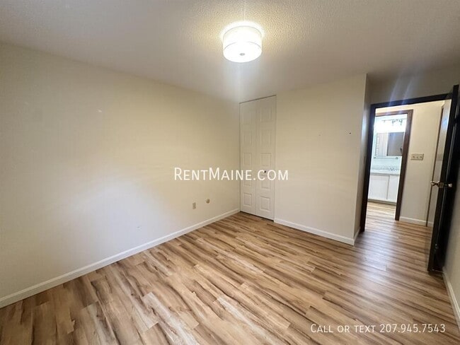 Building Photo - 13 Longrale Park