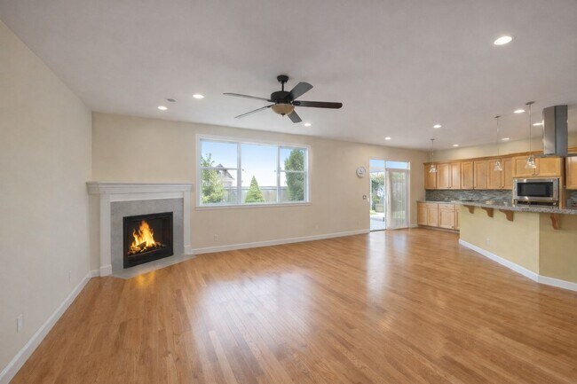 Building Photo - Expansive Orenco Home with 5 Bedrooms, Bonus Room & 3 Full Baths