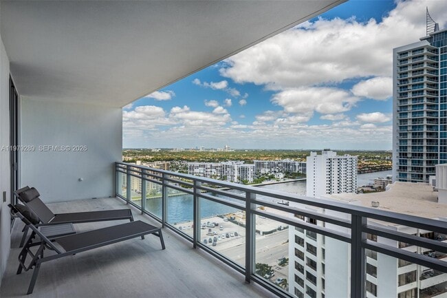 Building Photo - 3535 S Ocean Dr