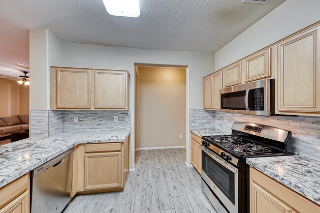 Building Photo - 673 Peachy Canyon Cir