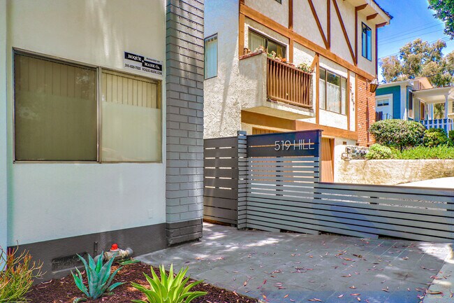 Building Photo - 519 Hill St