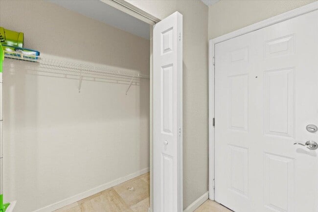 Building Photo - 1620 Presidential Way