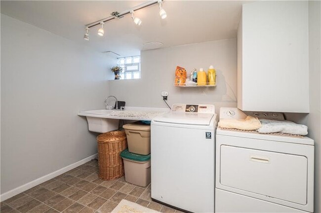 Building Photo - 4915 Brownsville Rd