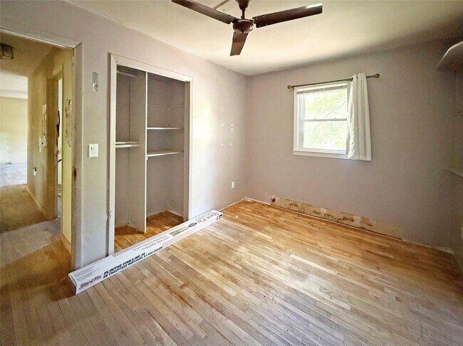 Building Photo - 25 Brookhaven Ave