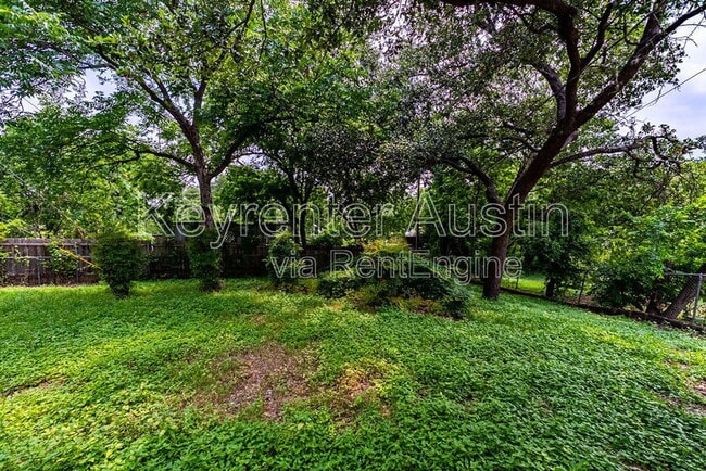 Building Photo - 4601 Lennox Dr