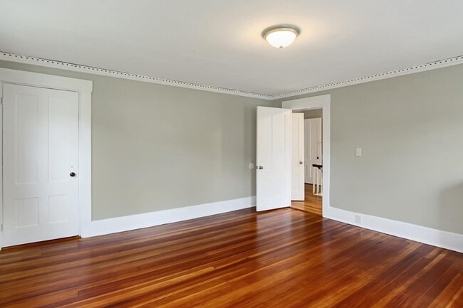 Building Photo - 35 Souhegan St
