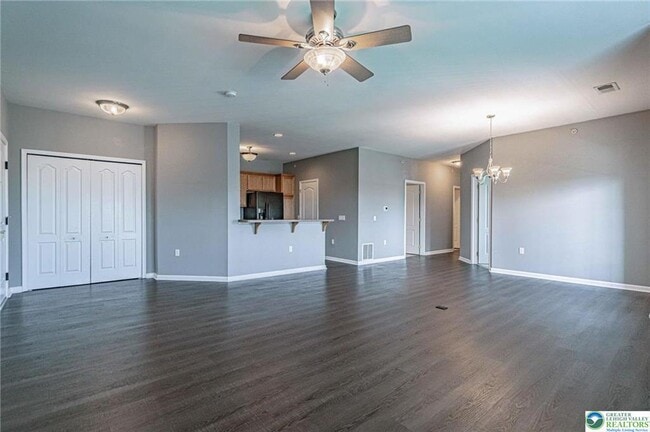 Building Photo - 6885 Pioneer Dr