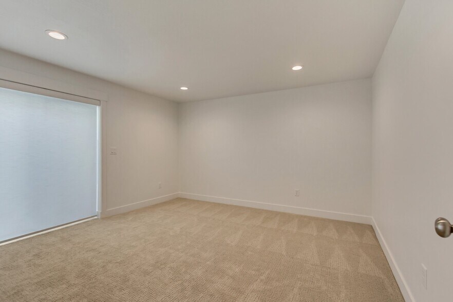 Building Photo - 1241 S Box Elder Dr