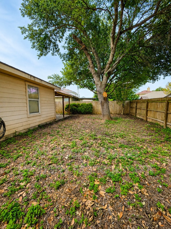 Building Photo - 9006 Pinseeker