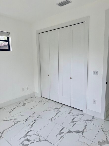 Building Photo - 4128 Barbarossa Ave