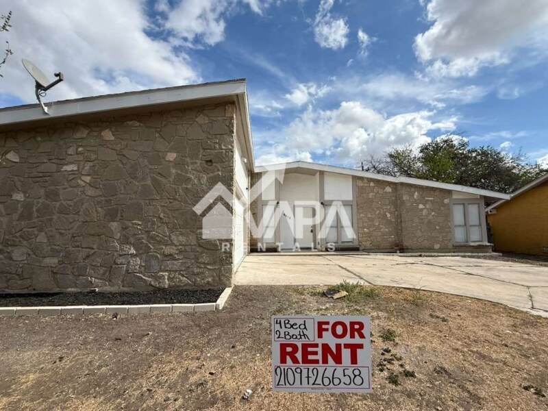 Building Photo - 5512 Grand Lake Dr