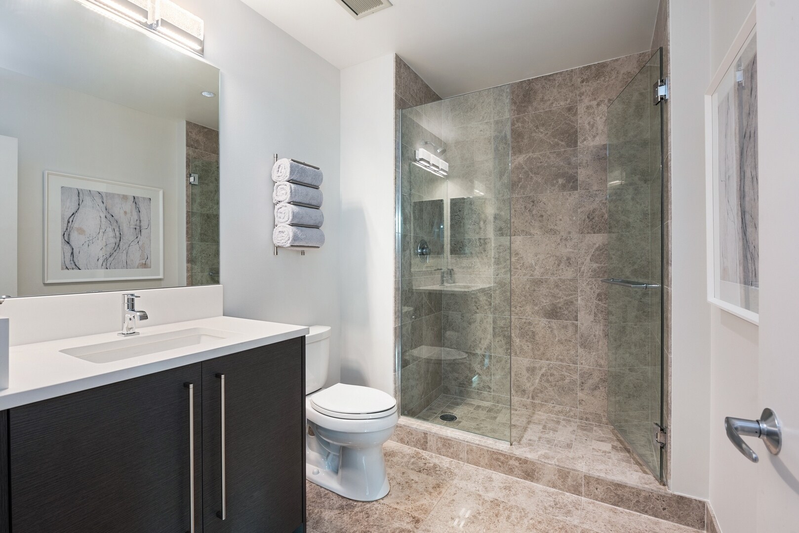 Building Photo - 1201 S Prairie Ave