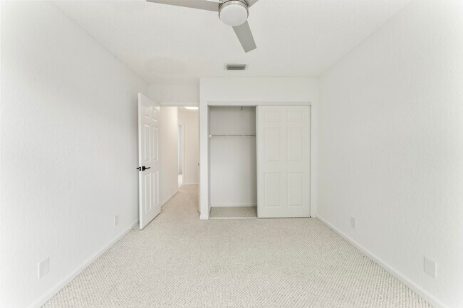 Building Photo - 11447 NW 48th Ct