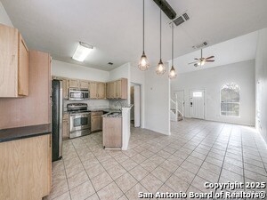 Building Photo - 16606 Winding Oak Dr