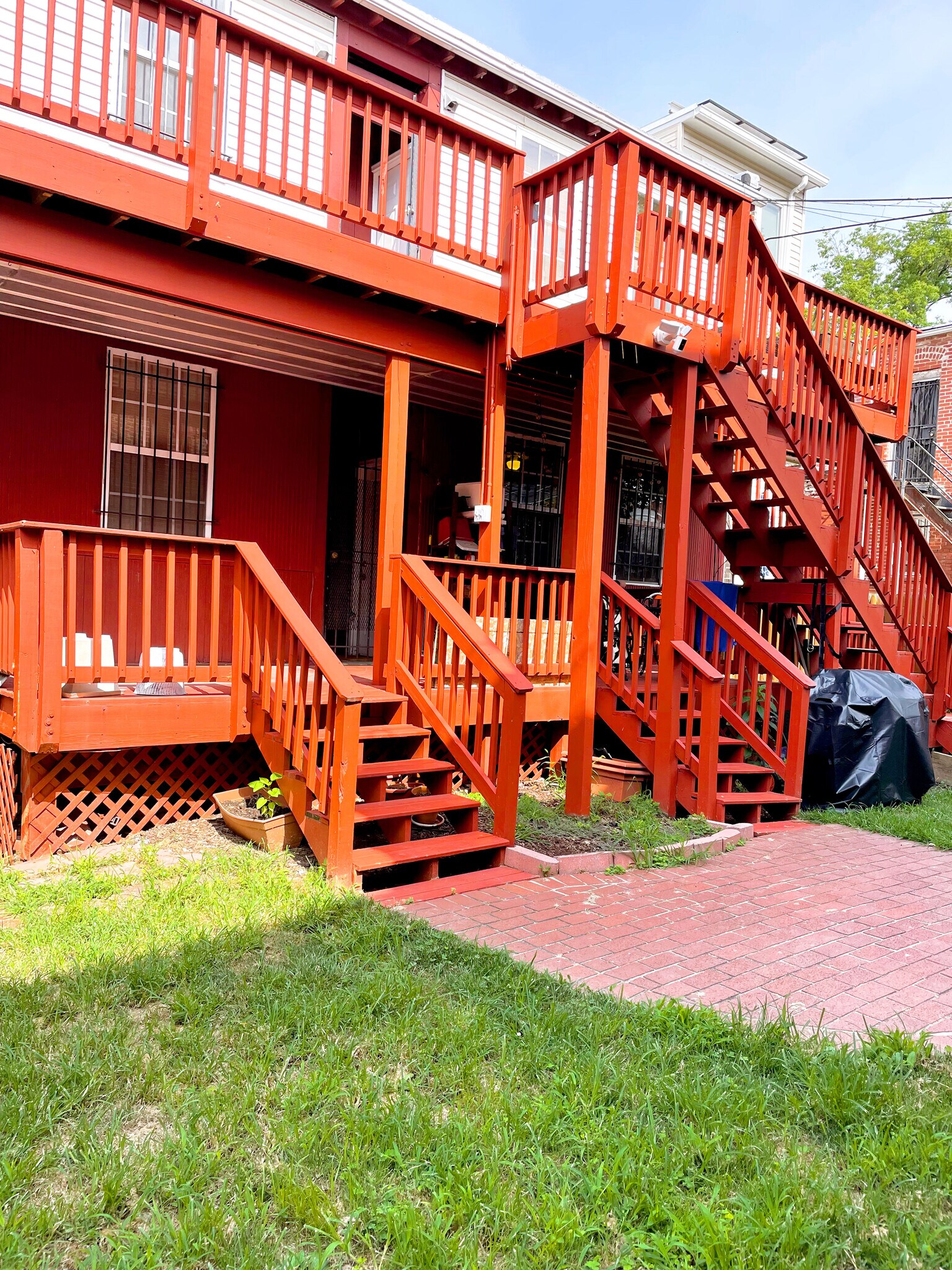 Shared backyard with patio - 803 7th St NE