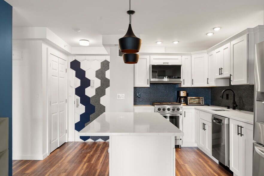 Building Photo - 151 Tremont St