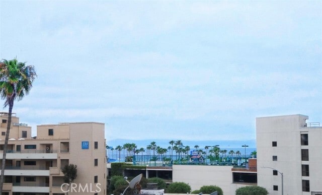 Building Photo - 320 N Catalina Ave