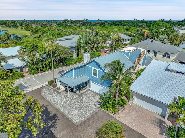 Building Photo - 600 Xanadu Pl