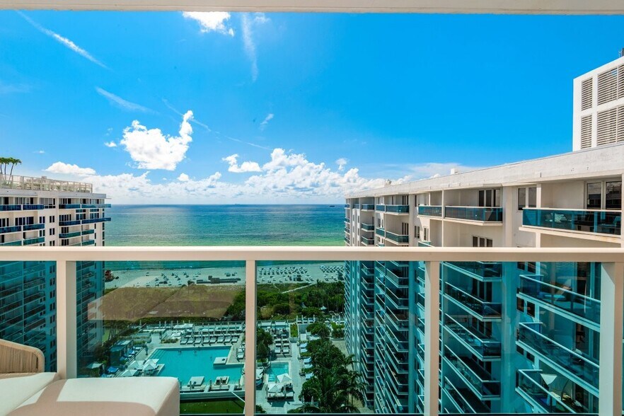 Building Photo - 2301 Collins Ave