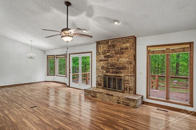 Building Photo - East Gate Area | Home | Unfurnished