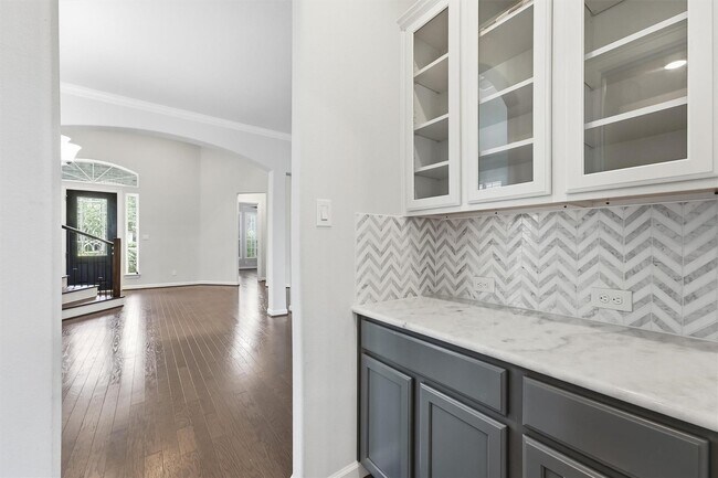 Building Photo - 1303 Gardenia Dr