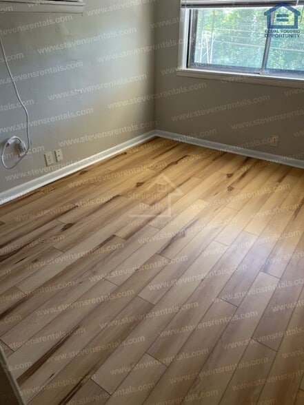 Building Photo - 5417 Slayton Ave