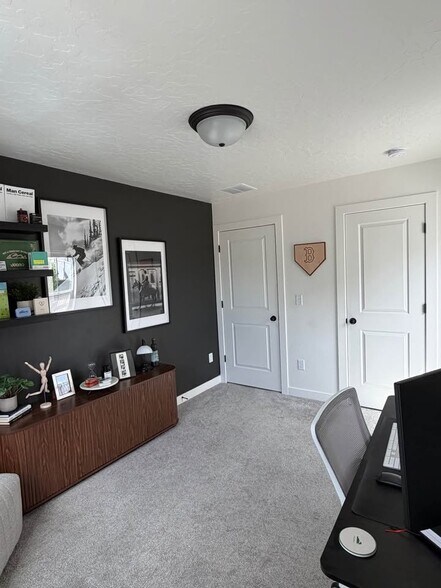 Building Photo - 9362 N