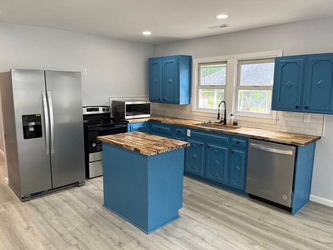 Building Photo - Greer - 3Bd/2Ba, 1056 SF