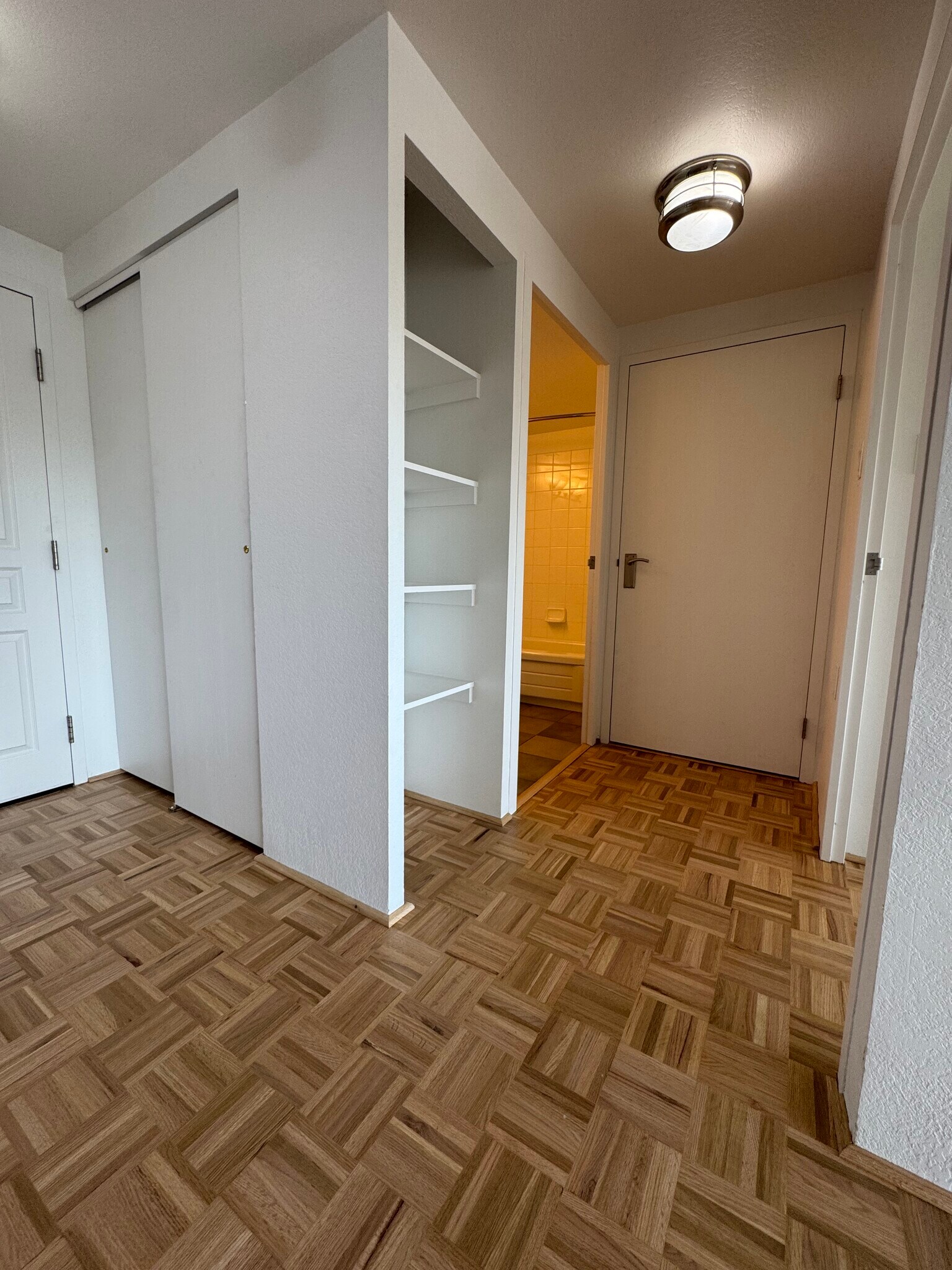 Building Photo - 417 E Kiowa