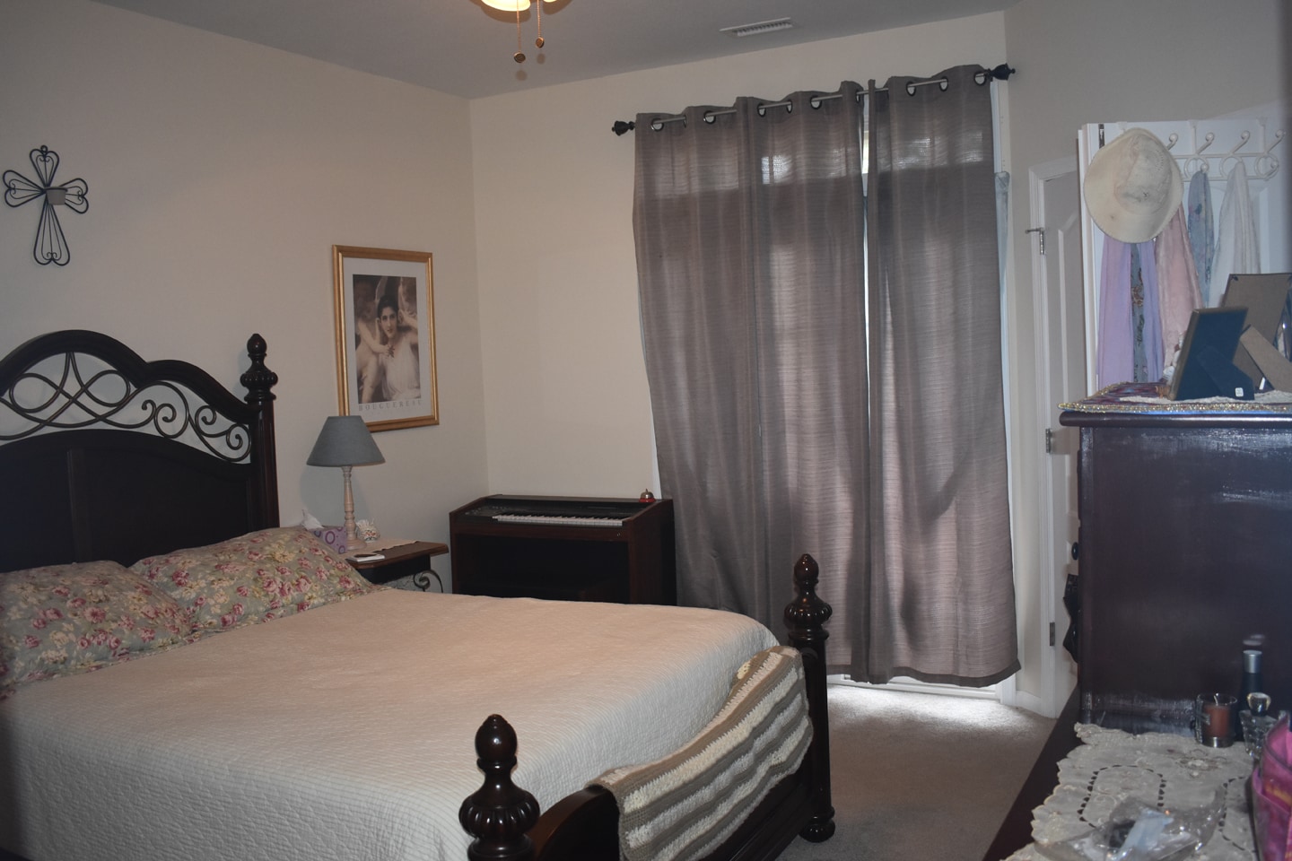 Master bedroom (from 2nd doorway) - 1007 RIVERS ARCH