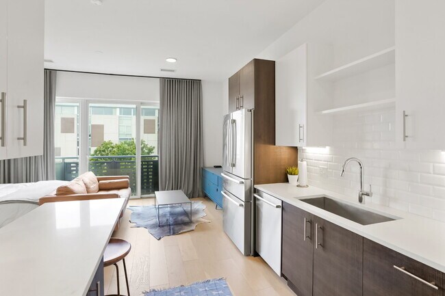 Building Photo - Beautifully Furnished Studio Condo in the Heart of Denver