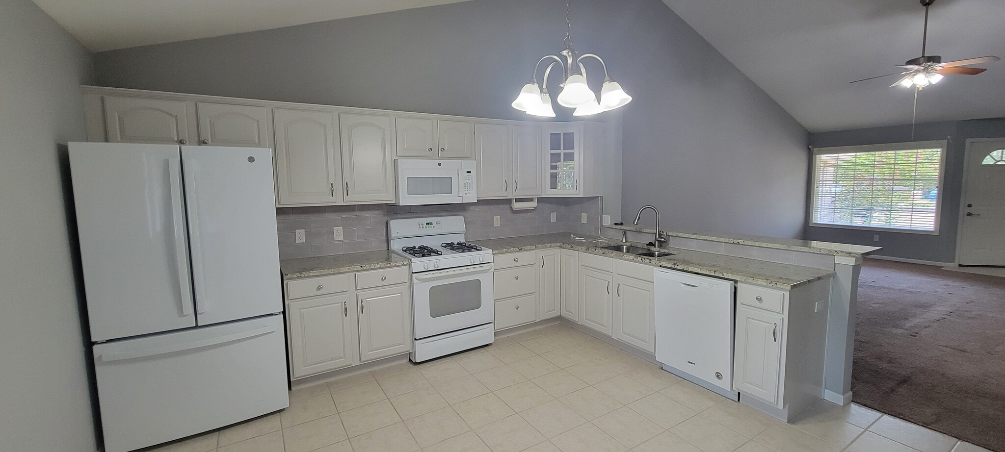 Kitchen - 10371 Player St