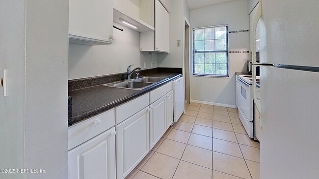 Building Photo - 2624 Pheasant Ct