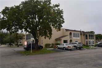 Building Photo - 2710 Riverside Dr