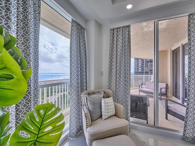 Building Photo - 5051 N Hwy A1A