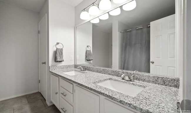 Building Photo - 16627 Crystal Glade