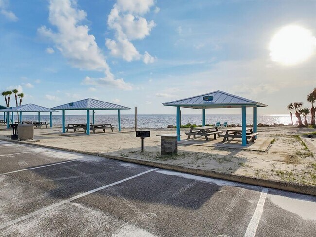 Building Photo - 4044 Headsail Dr