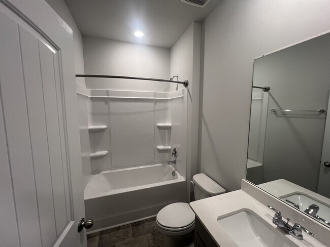 Building Photo - 110 Hartmann Crossing Dr