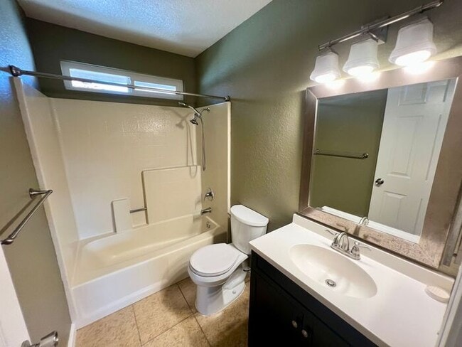 Building Photo - 3 Bed, 3 Bed House In The Willams Ranch Co...