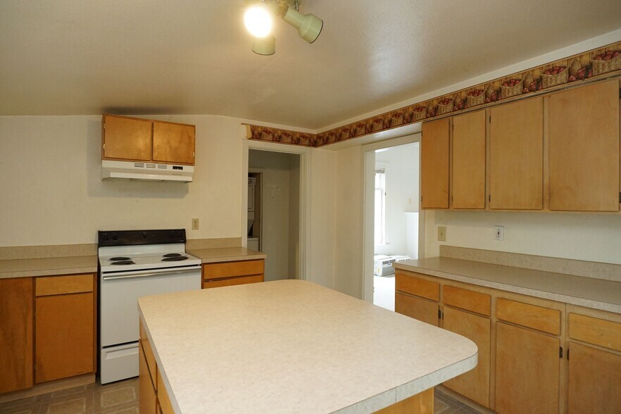 Building Photo - 4817 S Lucile St