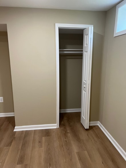 Building Photo - 20 Aster Ln