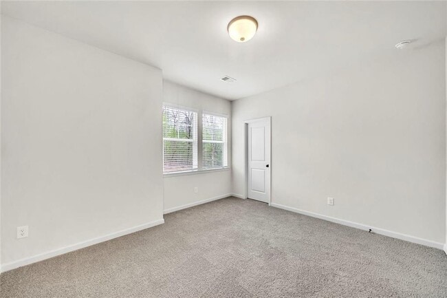 Building Photo - 374 Mountain Blvd S