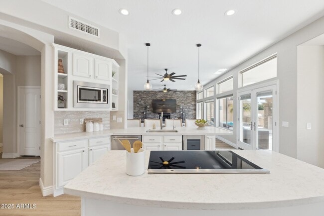 Building Photo - 1321 W Shellfish Dr